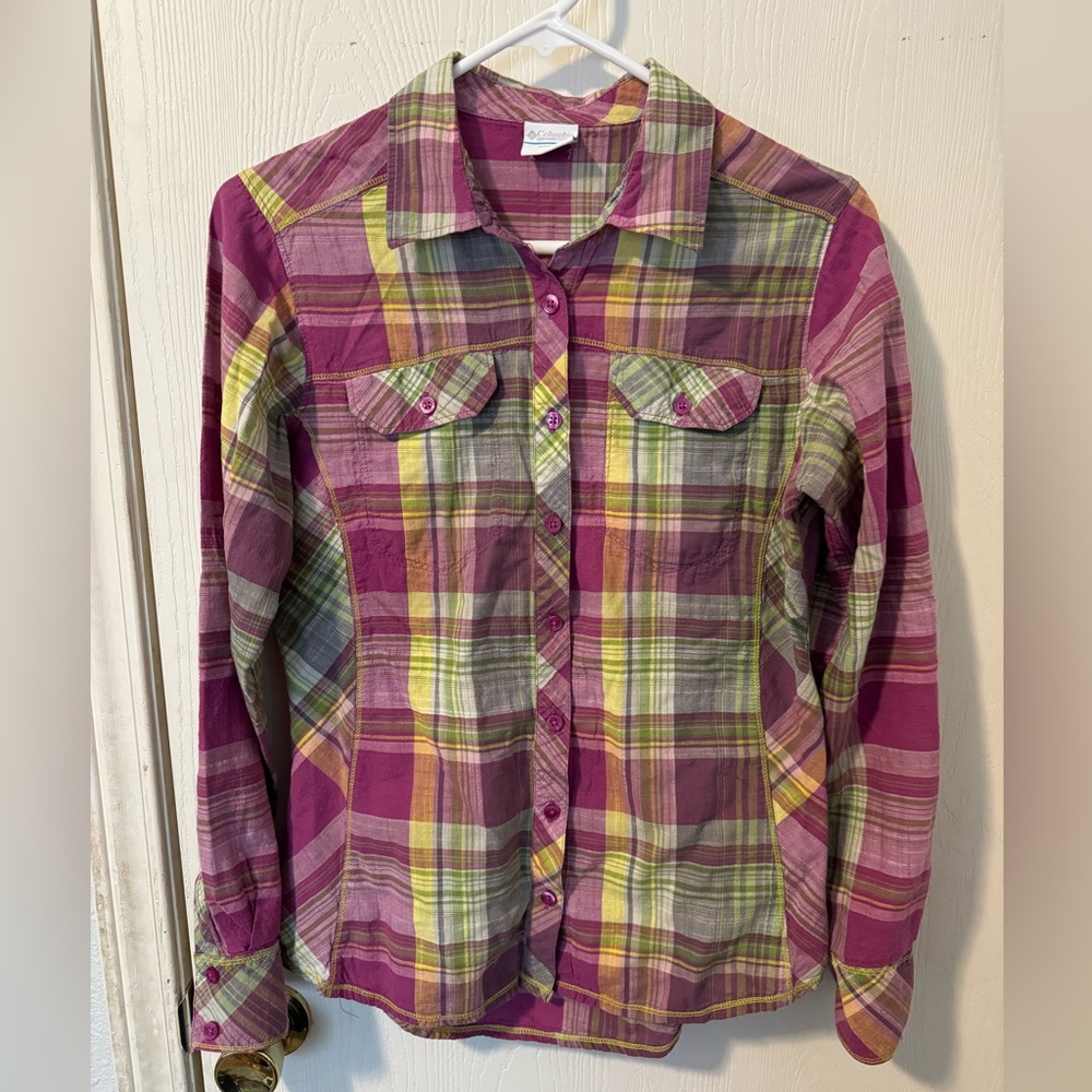 Columbia women’s button up shirt size medium